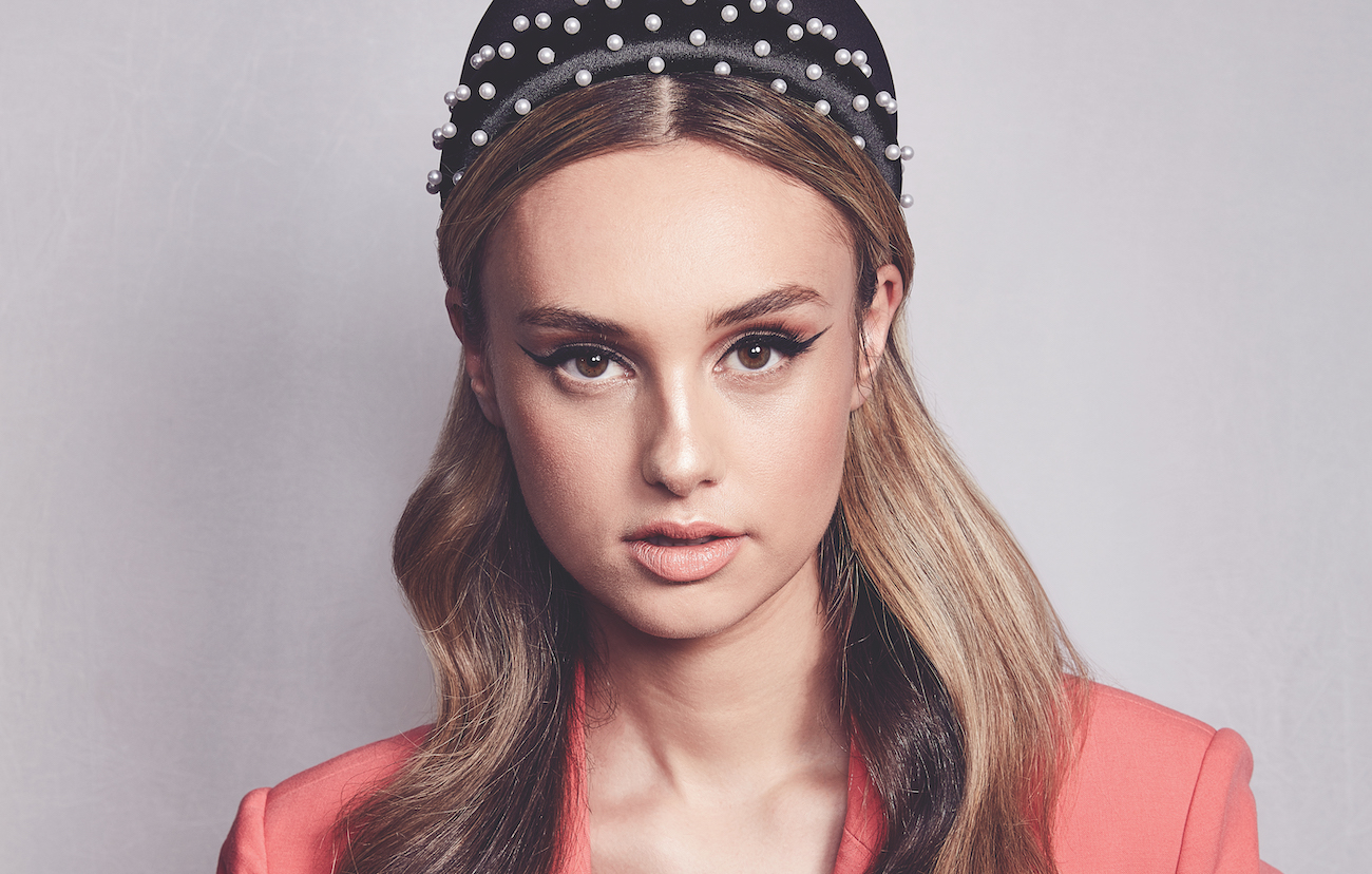 Hair how-to: 60s-inspired waves