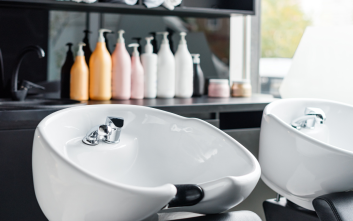 New Zealand hair and beauty retail sales in salon are on the decline, new data reveals