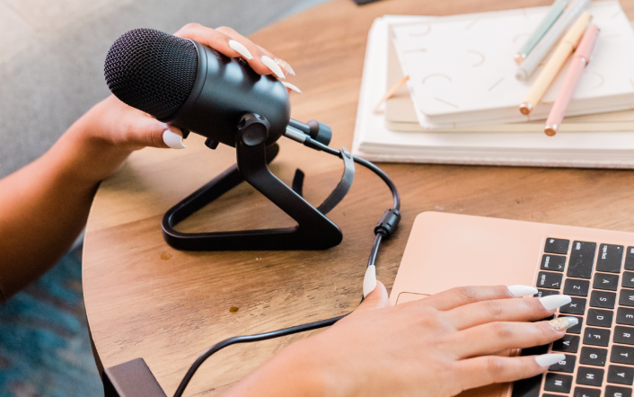 7 podcasts to level up your knowledge as an aesthetic practitioner