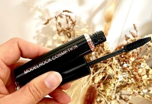 TURN UP YOUR LASH VOLUME!