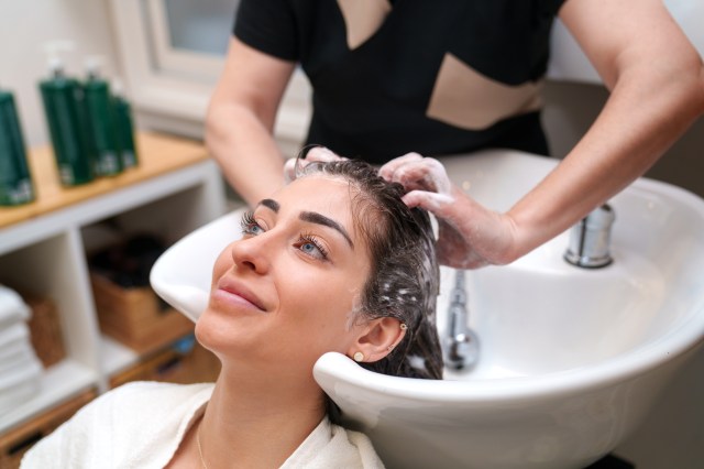 How Hair Professionals Can Better Serve Clients Affected by Cancer